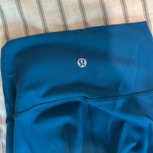 Nile blue wunder under Lululemon tights.